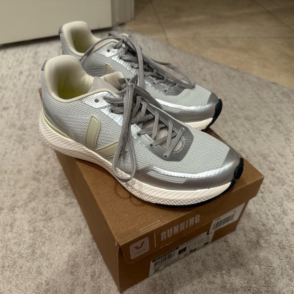 Veja Women’s Gray/Silver Running Sneakers - Lightweight Comfort - Picture 3 of 6